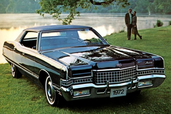 В края на 30-те години Ford продава основния си продукт и автомобилите Lincoln като горещ хляб. Компанията се нуждае от премиална марка, която да запълни празнината между двата основни бранда. И тогава синът на Хенри Форд - Едсъл, създава Mercury. На Mercury се възлагат големи надежди, но честно казано марката се бори за своето съществуване през всичките си 73 г. на съществуване. Брандът не успява да набере скорост въпреки факта, че автомобилите й носят готини имена: Meteor (1961), Marquis (1968), Marauder (2003) или последния модел Milan (2009). Ford спира работата на Mercury през 2011 г., оправдавайки решението си с необходимостта да обърне повече внимание на брандовете Ford и Lincoln.